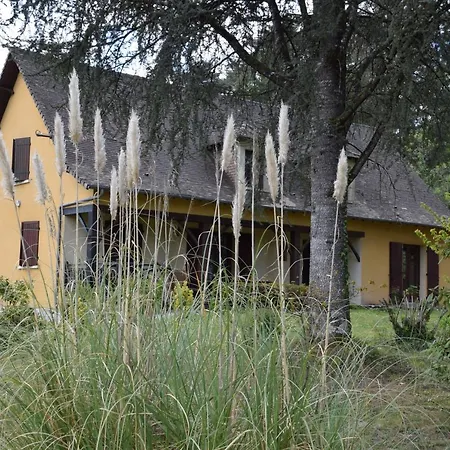 'les Comètes' Bed & Breakfast Lacaujamet