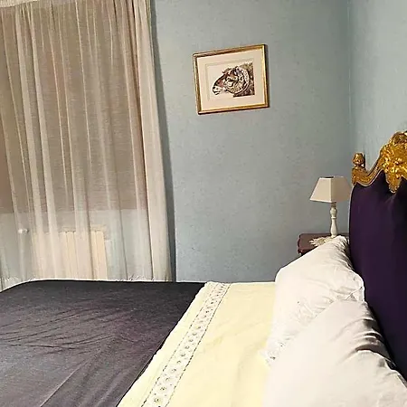 'les Comètes' Bed & Breakfast Lacaujamet