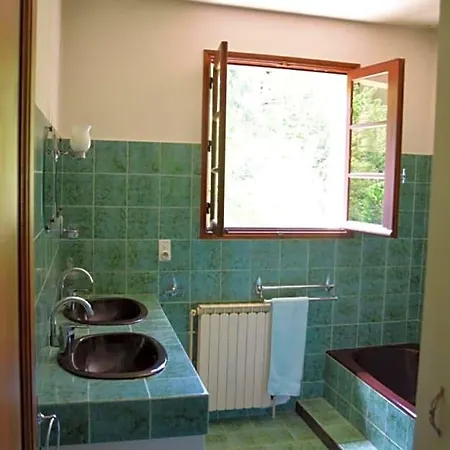 'les Comètes' Bed & Breakfast Lacaujamet