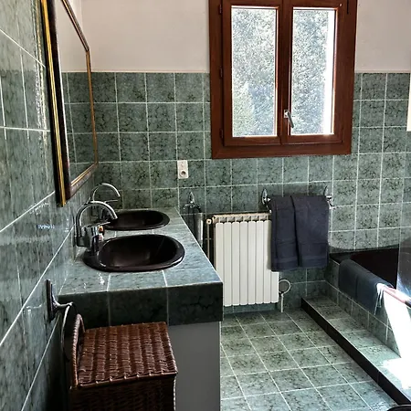 'les Cometes' - Bed & Breakfast Lacaujamet
