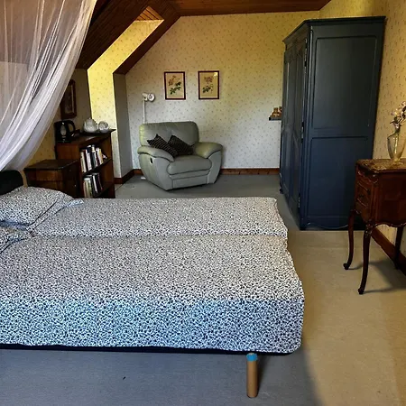 'les Cometes' - Bed & Breakfast Lacaujamet